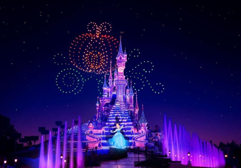 Disney Electrical Sky Parade - Disneyland Paris