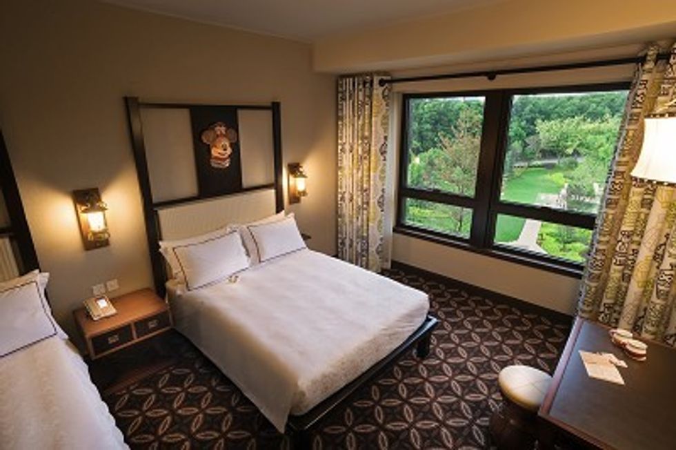 Disney Explorers Lodge room