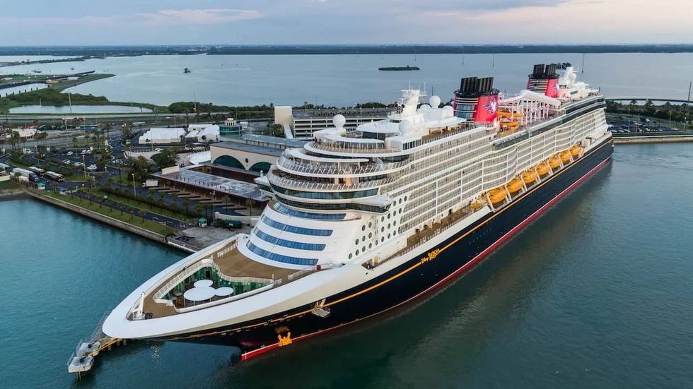 disney wish Cruise ships theme parks
