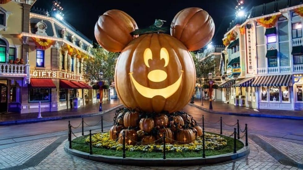 disneyland halloween pumpkin festival