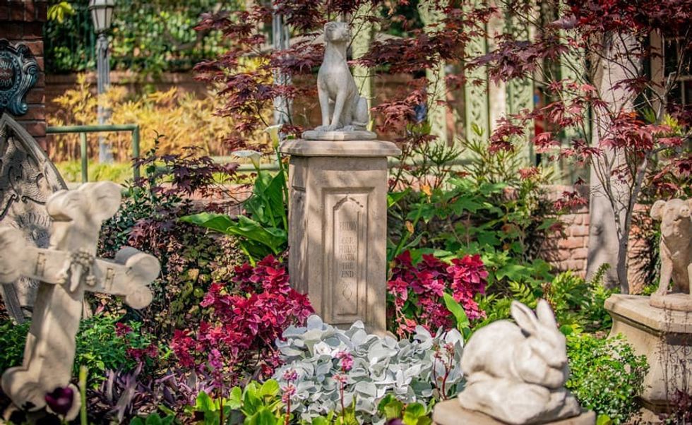 disneyland haunted mansion