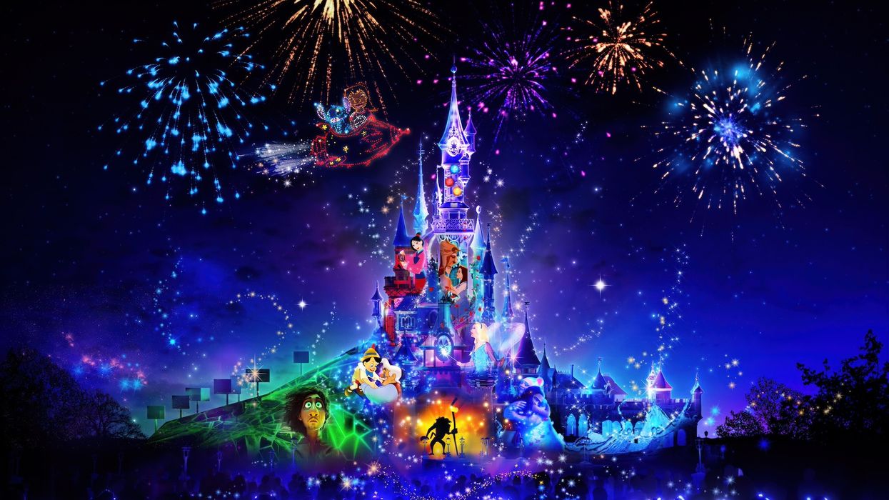 disneyland paris castle show