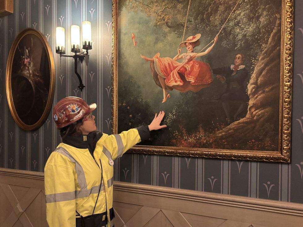 disneyland paris frozen experience