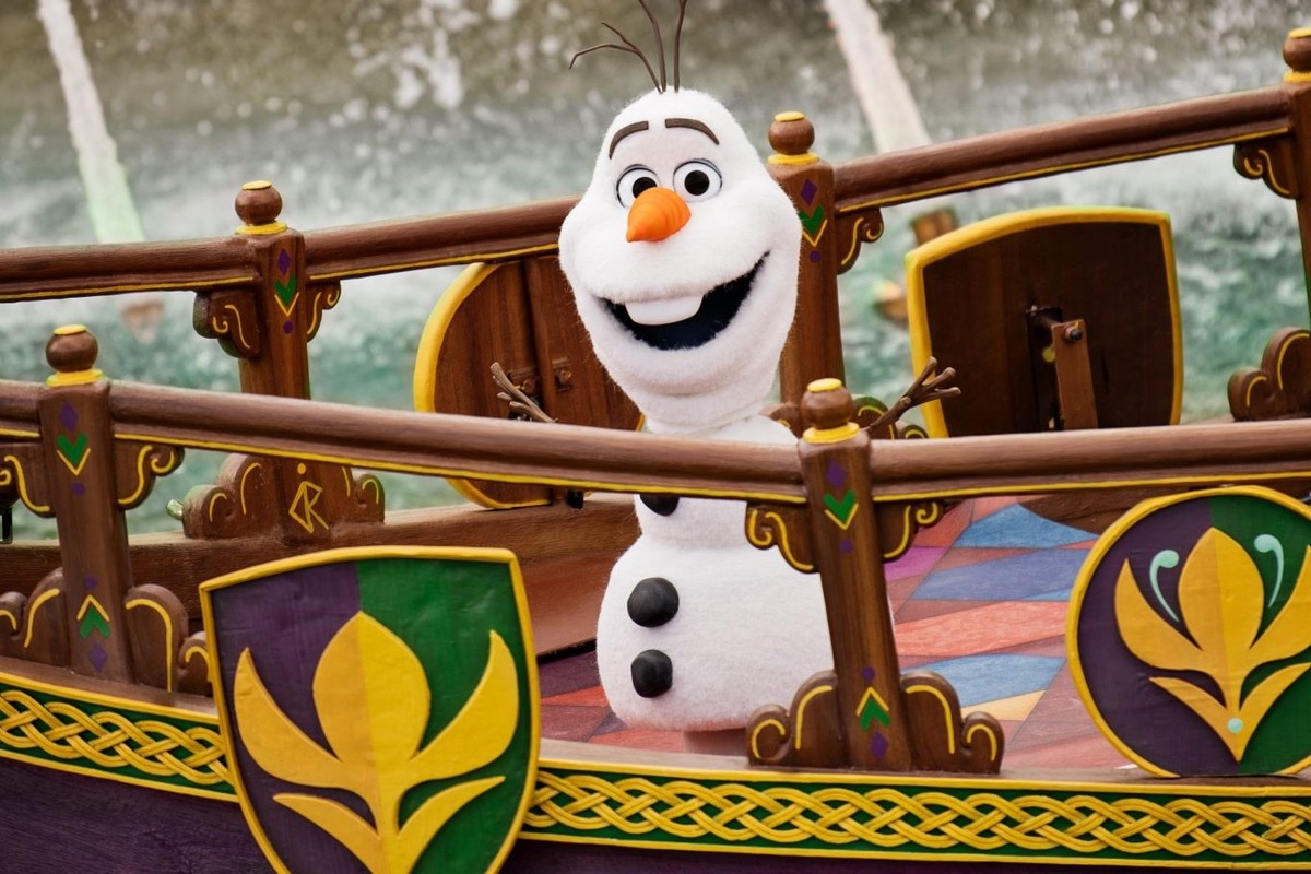 disneyland paris robotic olaf