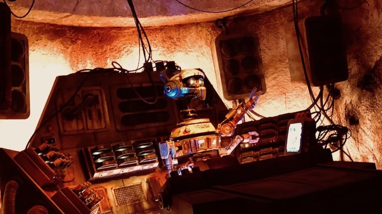DJ-R3X at Oga's Cantina