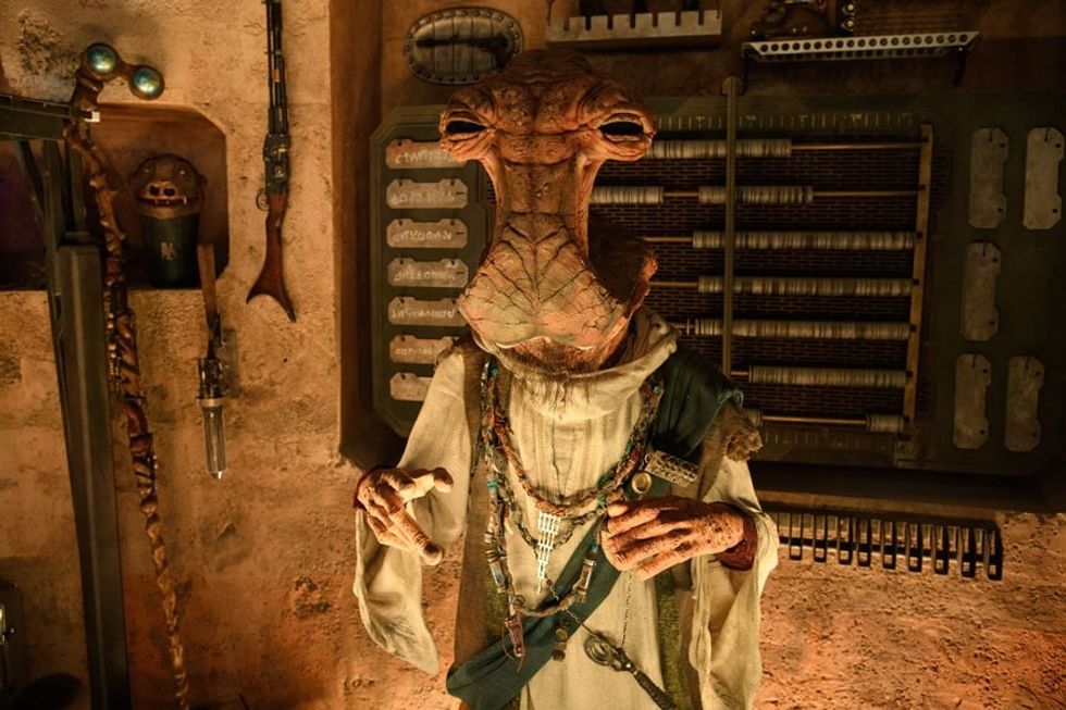 Dok-Ondar's Den of Antiquities Star Wars: Galaxy's Edge Easter Eggs