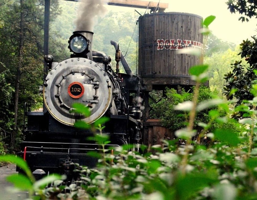 Dollywood train