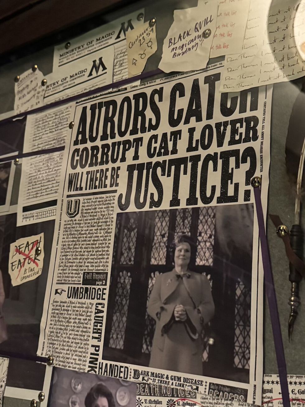 Dolores Umbridge Cat Lady Harry Potter and the Battle at the Ministry Wizarding World of Harry Potter Ministry of Magic Universal Epic Universe
