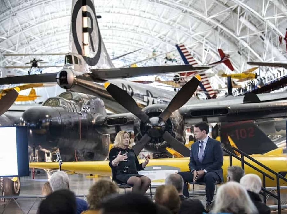 Dr-Stofan-gives-a-talk-at-the-museum