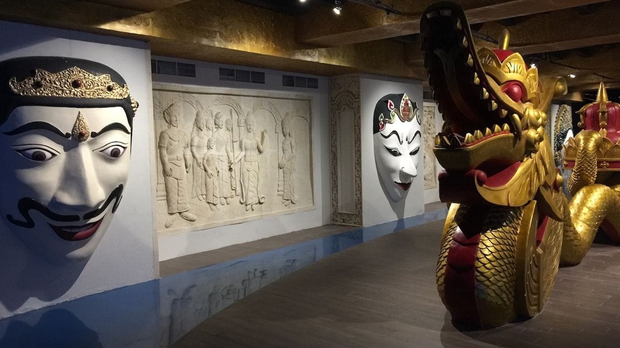 dragon at jakarta aquarium