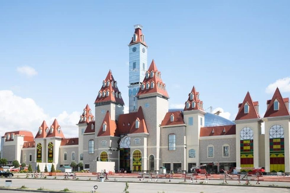 dream island moscow construction