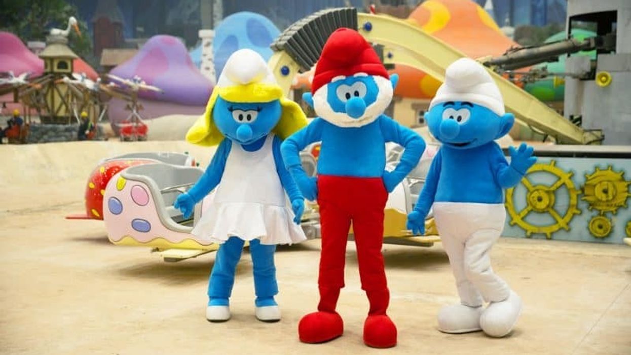 dream island theme park moscow smurfs