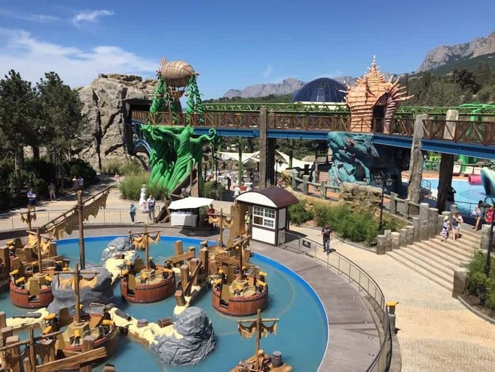 Dreamwood theme park Mriya resort Twist n Splash elevated walkway