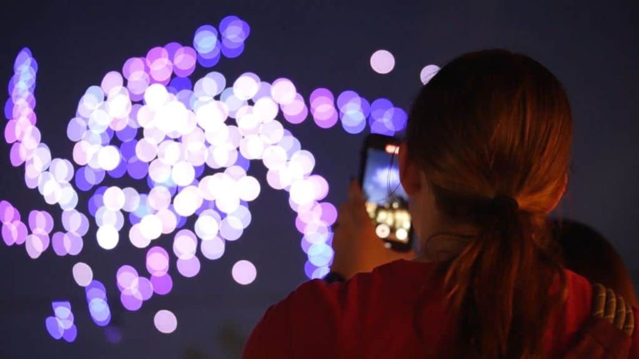 Dronisos Dollywood drones