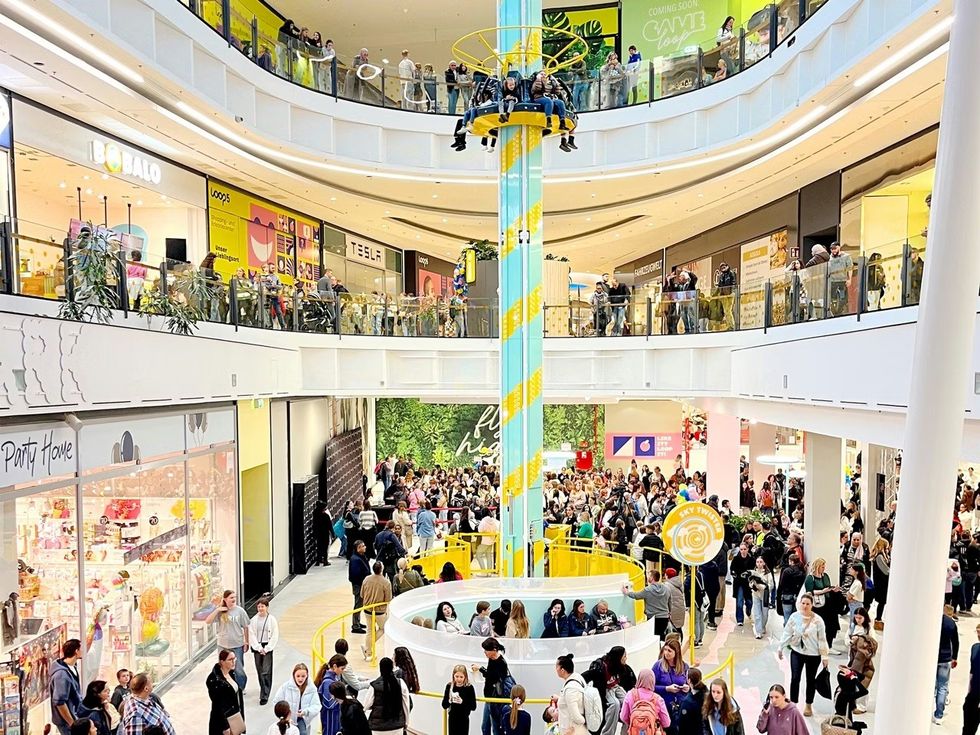 drop tower at Loop5 - The Shopping Experience Center