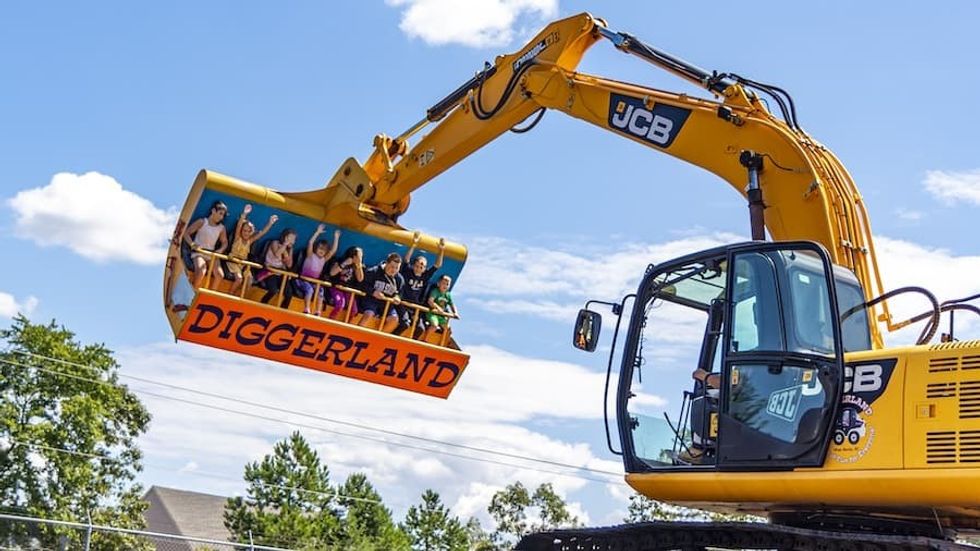 dumper truck ride Diggerland