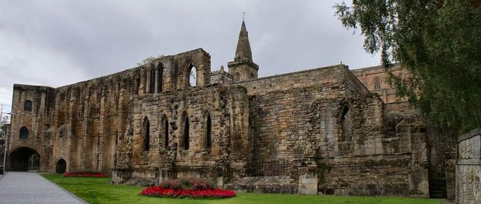 dunfermline scotland geotourist free mobile walking tour