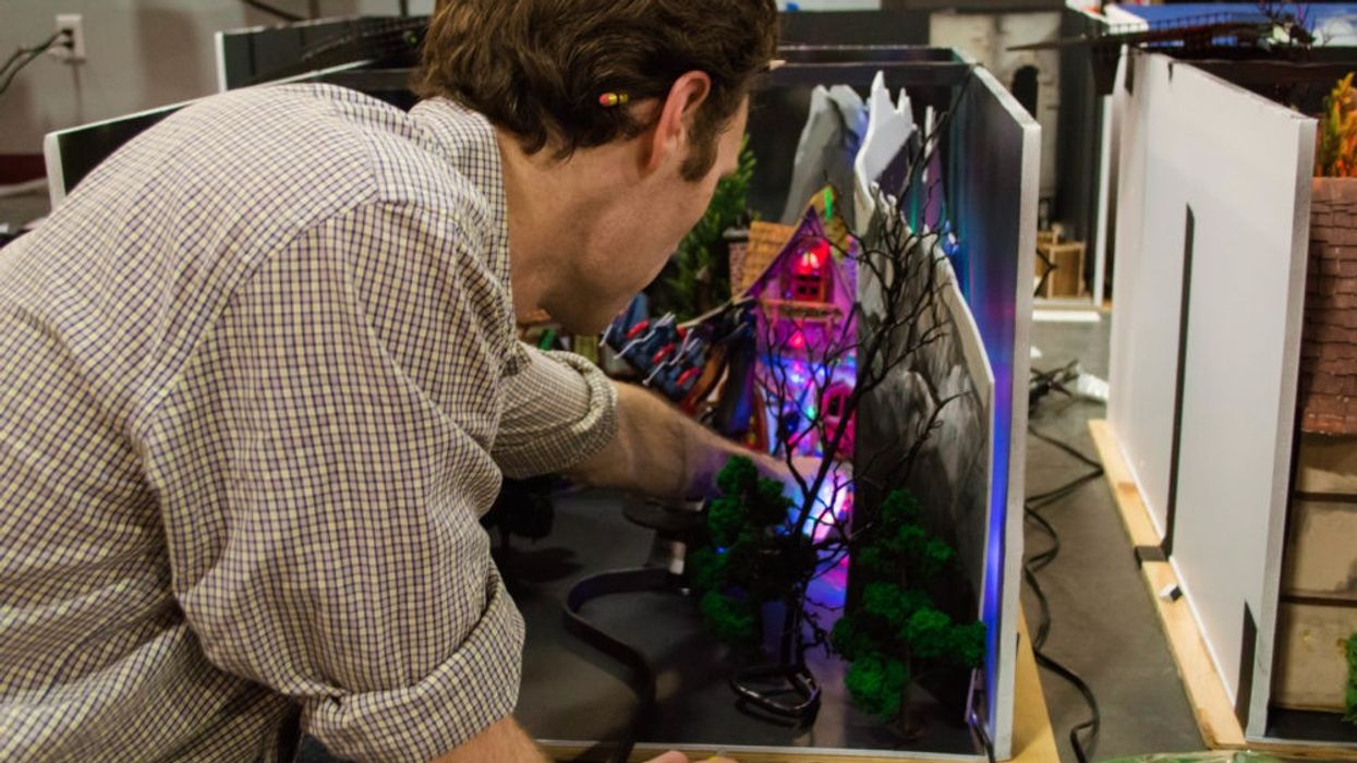 Dynamic Attractions IAAPA 2016 escalator dark ride