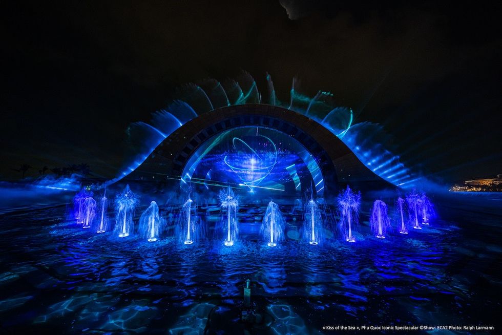 ECA2 Kiss of the Sea show