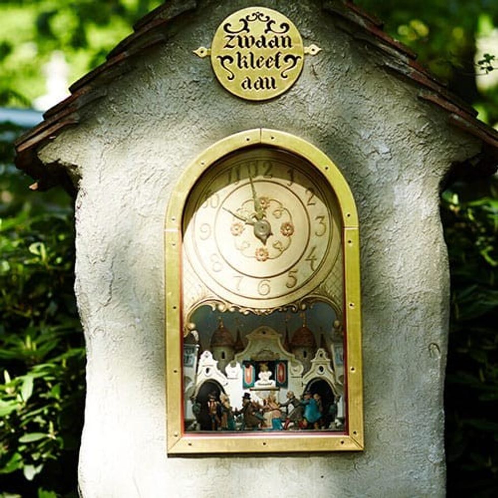 Efteling golden goose clock inspired the design for the new grand hotel</p><p></p>