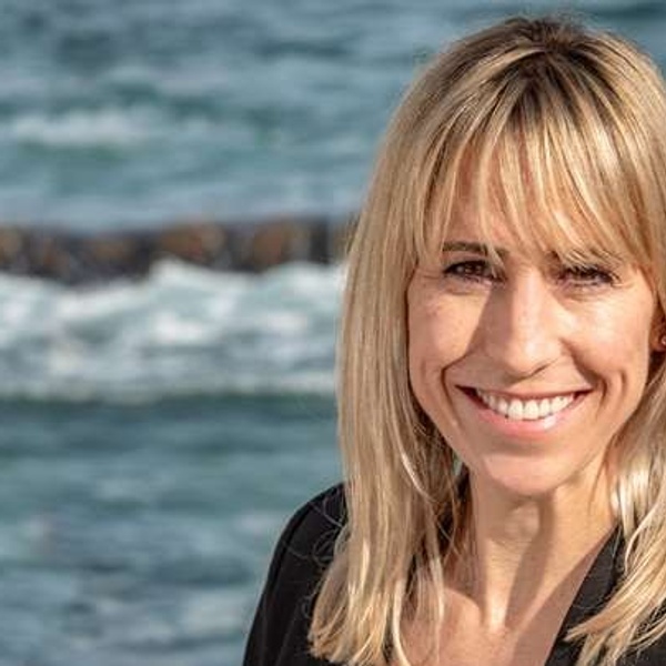 Eleanore Humphries headshot