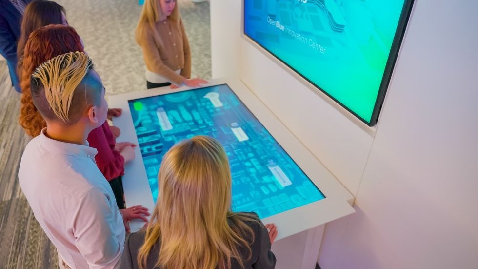 Electrosonic Johnson Controls smart buildings visitor group