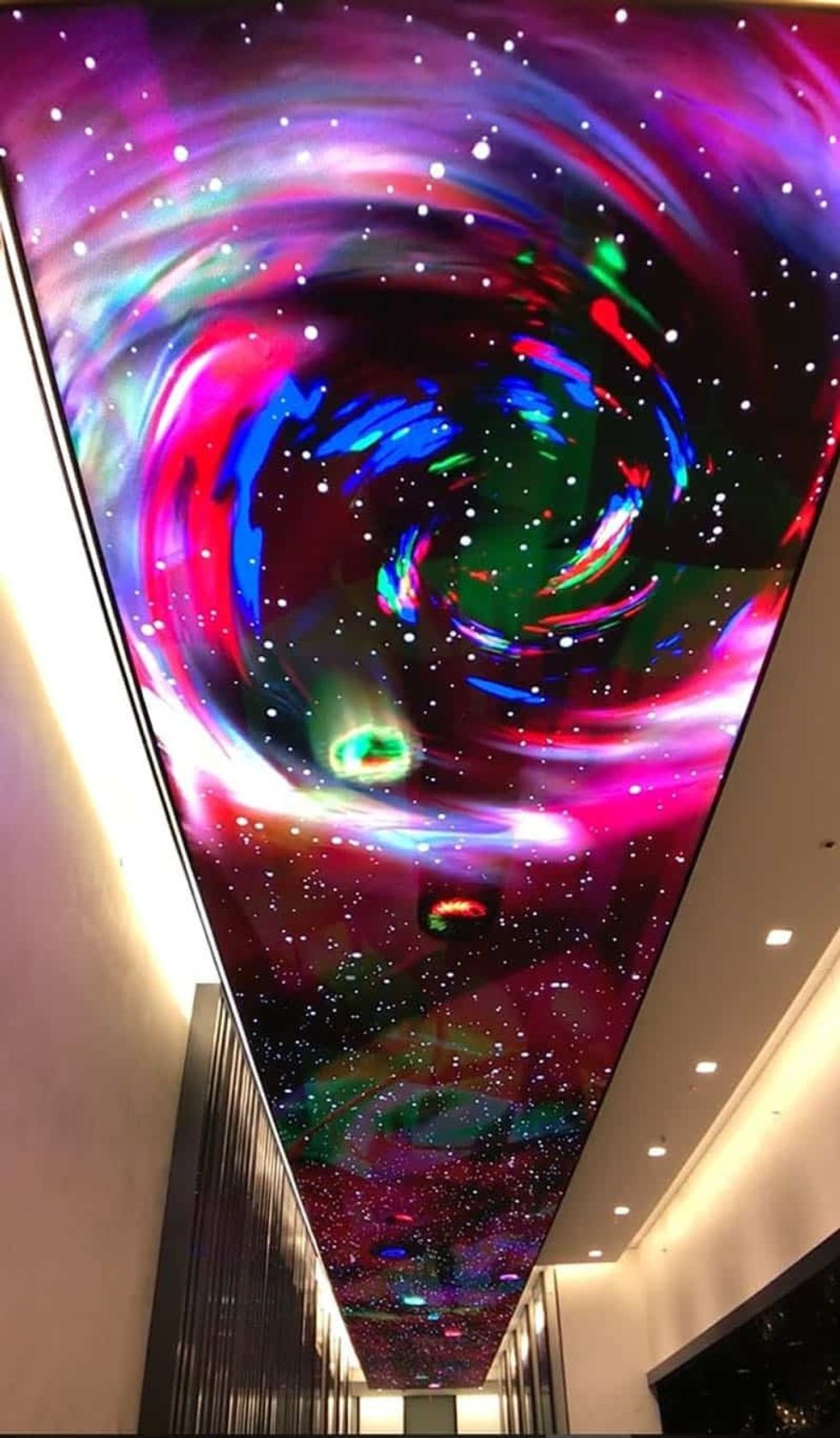 Empire State Lobby-inspired space blooloop