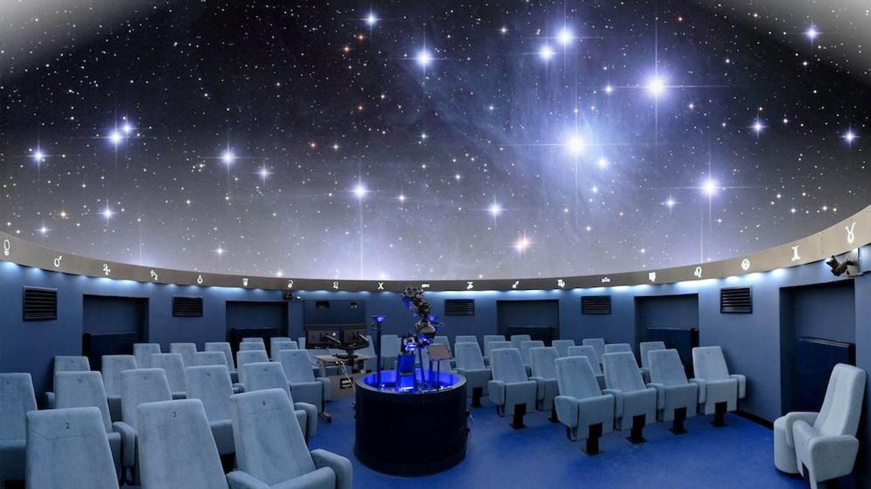 Endurescreens planetarium projection