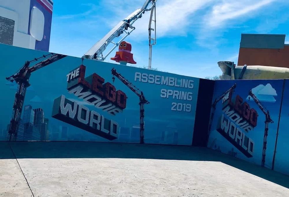 Entrance to lego movie world legoland florida