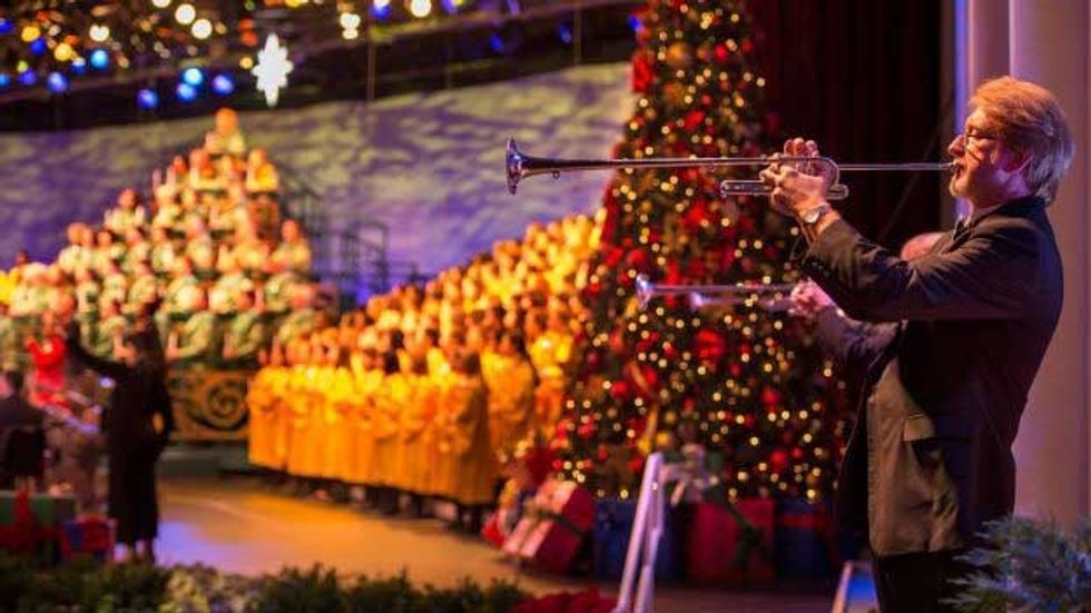 epcot candlelight processional