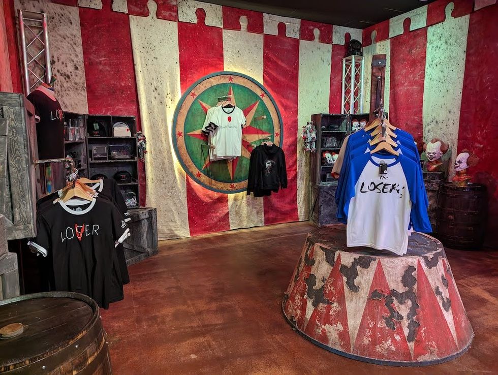 Escape IT warner bros retail