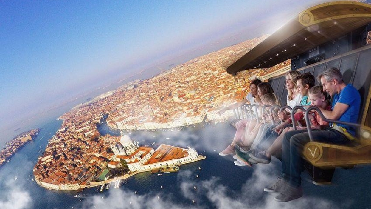 Europa-Park-Voletarium-Christie-Kraftwerk-Living-Technologies