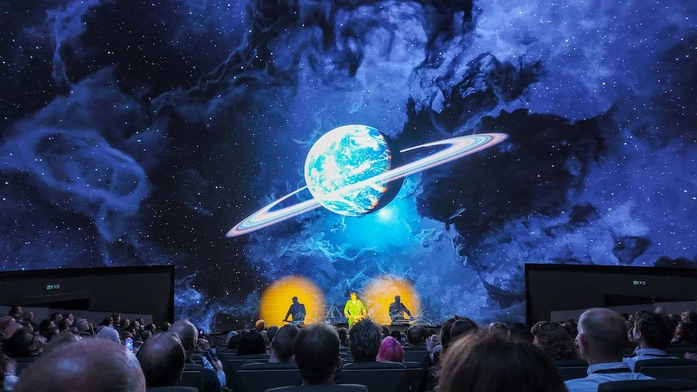 Event-at-Prague-Planetarium-Cosm-CX-dome