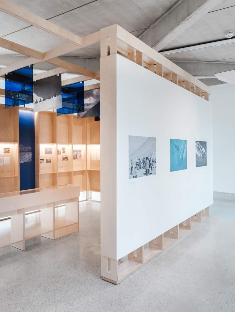 Event Everest gallery Stuart Williams