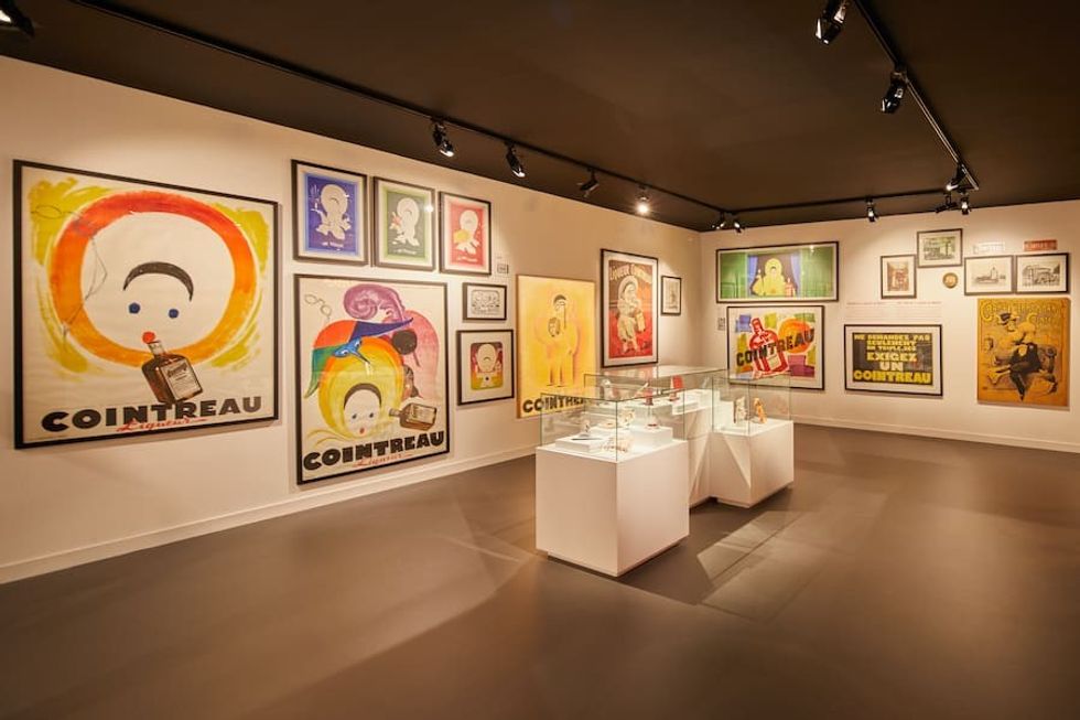 Exhibition Cointreau marketing art