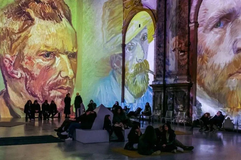 Exhibition Hub Van Gogh Projection Mapping