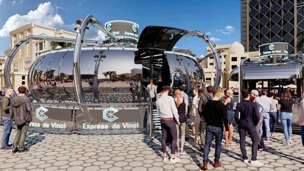 Express da vinci blooloop innovation awards 2022 people entering the observation flight simulator
