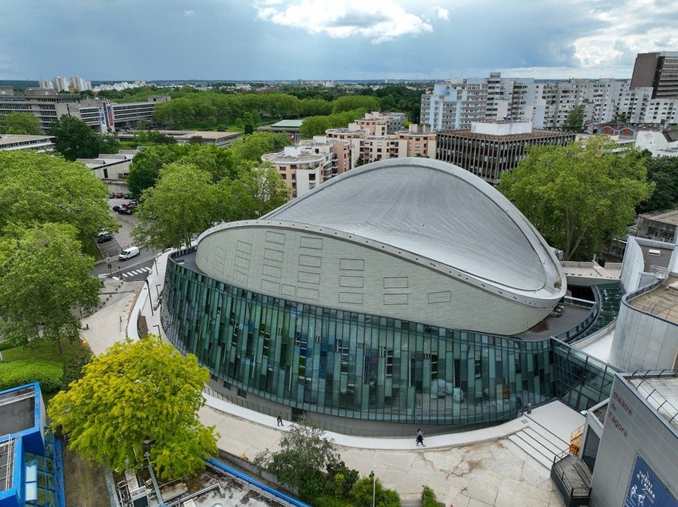 Exterior of Ar\u00e8nes de Grand Paris Sud