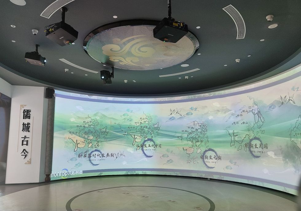 Eye-catching visuals in various exhibition zones at the Jiangmen Local Chronicles Hall
