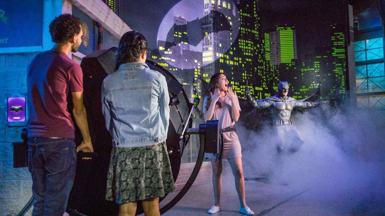 fans enjoy justice league attraction madame tussauds orlando