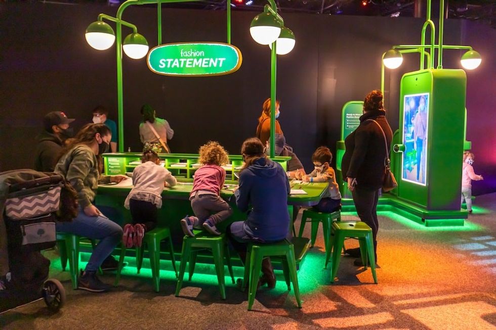 Fashion-statement-Crayola-IDEAworks-Mad-Systems