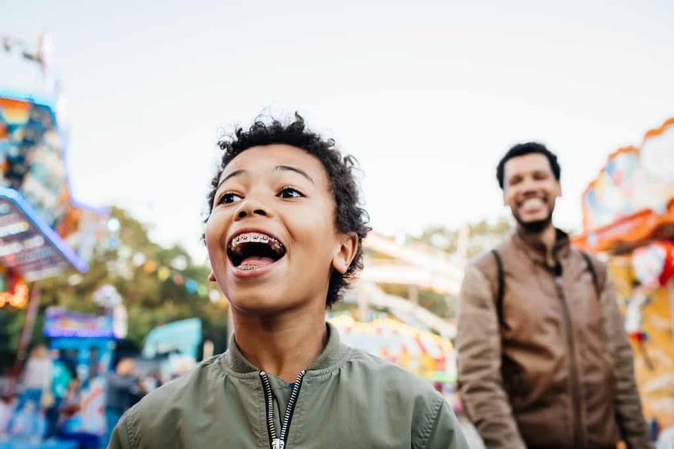 Father-Son-at-amusement-park