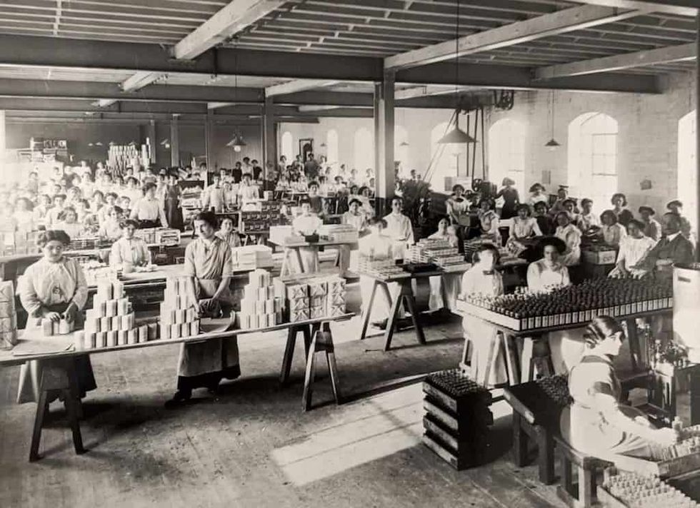 Female workers at the Silk Mill, 1908