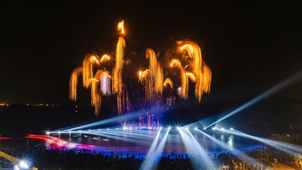 Fire works at Symphony of the Green Island, C\u00e1t B\u00e0 Island