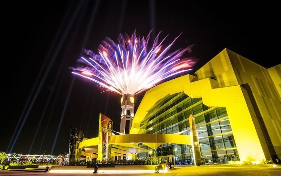 fireworks-warner-bros-world-abu-dhabi-x