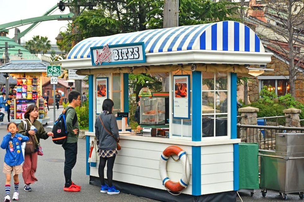 Food-ordering attractions marketing