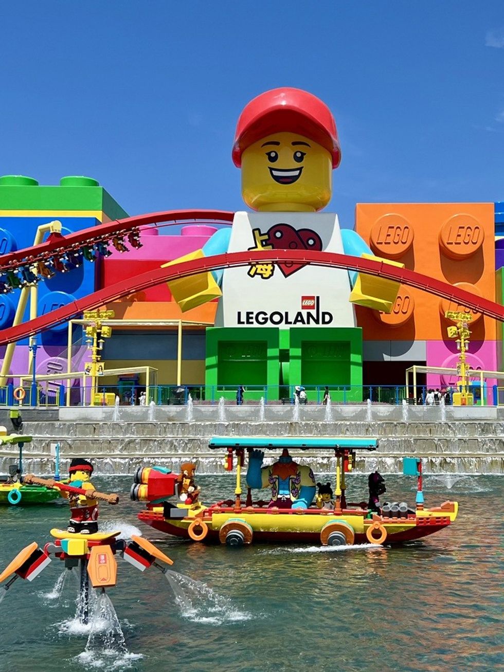 FORREC Legoland Shanghai minifig c. FORREC