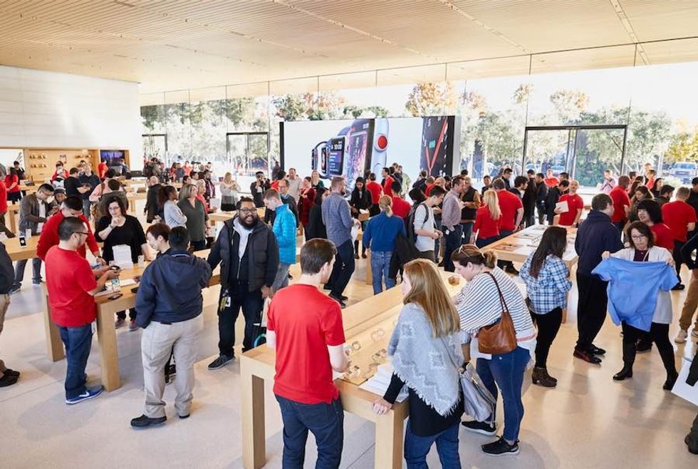 Foster + Partners Apple Park Visitor Center shopping