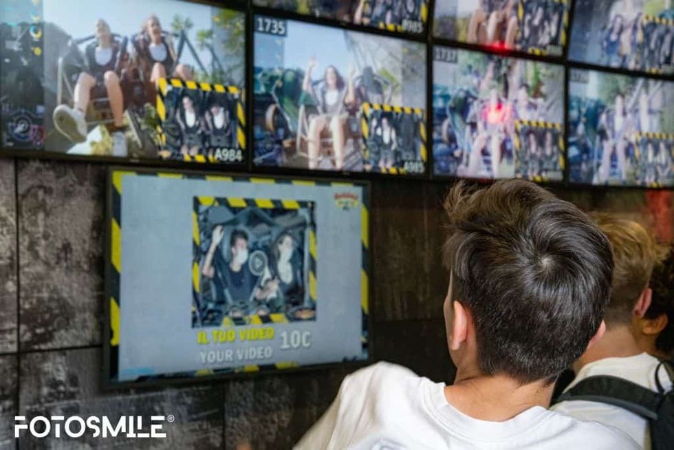 Fotosmile M3 ride booth viewing
