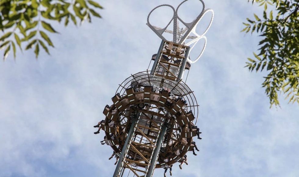 Freefall-towers-Tivoli-Friheden-Hjertekig